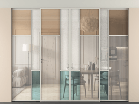 Алюминевая перегородка vntp4_7 Алюминий тёплый серый Четыре стекла. Цвет Алюминий тёплый серый. Материал Алюминий в эмали. Коллекция Перегородка Mosaic внутри проёма скрытое крепление в потолок 4 створки. Картинка.